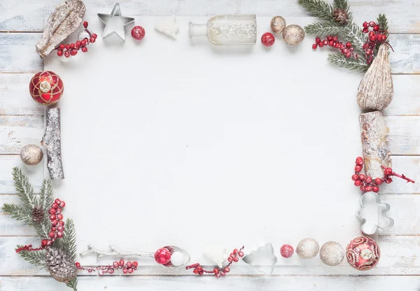 Christmas gratulationskort i rött och vitt med kopia utrymme — Stockfoto