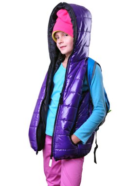 beyaz bitti izole sırt çantası ile mutlu gülümseyen kız öğrenci