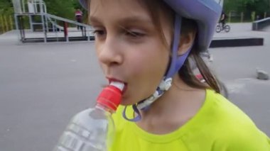 Spor çocuk içme suyu portresi
