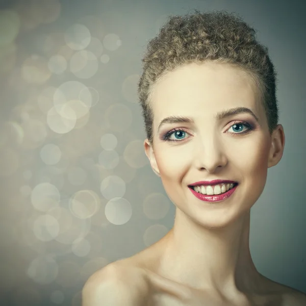 Retrato femenino con bokeh — Foto de Stock