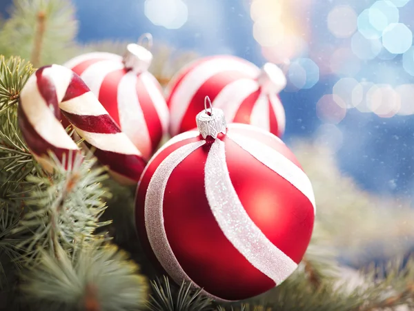 Červené vánoční dekorace koule — Stock fotografie