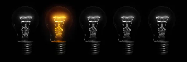 Ampoule Incandescente Sur Fond Noir Concept Choix Être Unique — Photo