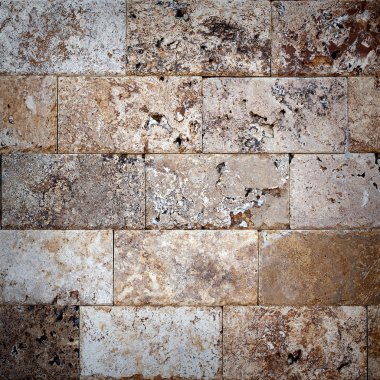 Kırmızı kırık duvar