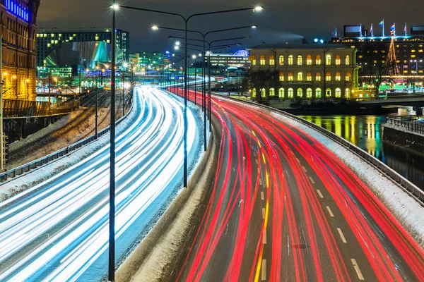 Winterverkehr auf der Autobahn in Stockholm, Schweden — Stockfoto