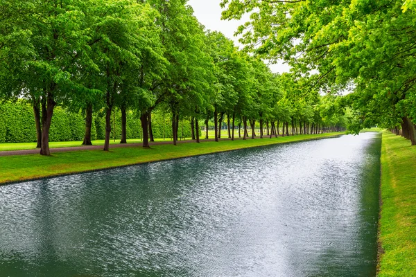 Parque da cidade em Schwerin, Alemania — Fotografia de Stock