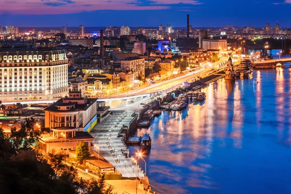 Wieczorem antenowe krajobrazy Kijów, Ukraina — Zdjęcie stockowe