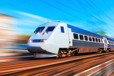 modern yüksek hızlı tren