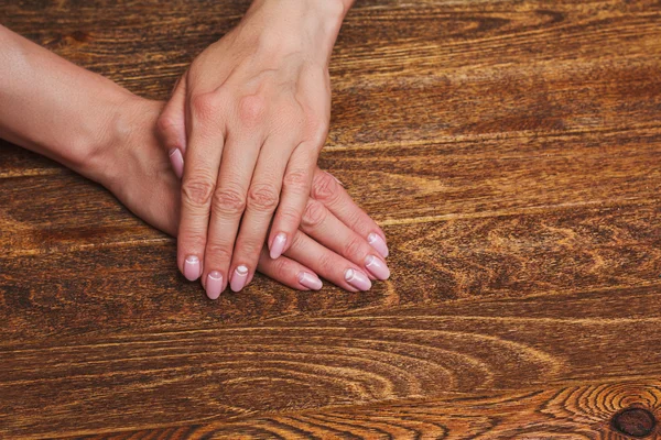 Wit en roze nail art — Stockfoto