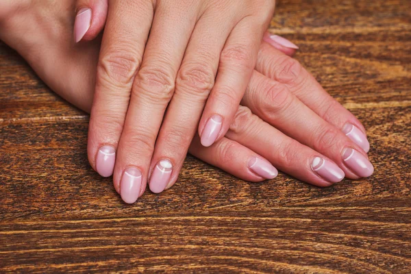 Wit en roze nail art — Stockfoto