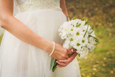 Düğün buketi beyaz camomiles ile