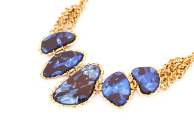 kolye üzerinde beyaz