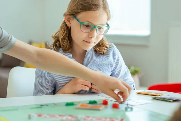 Feliz Lindo Niños Jugando Juegos Mesa Divertirse Juntos Casa — Foto de Stock