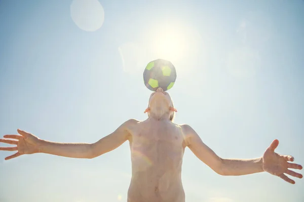 Porträt Eines Teenagers Beim Volleyball Mit Ball Strand Mit Sonnenlicht — Stockfoto