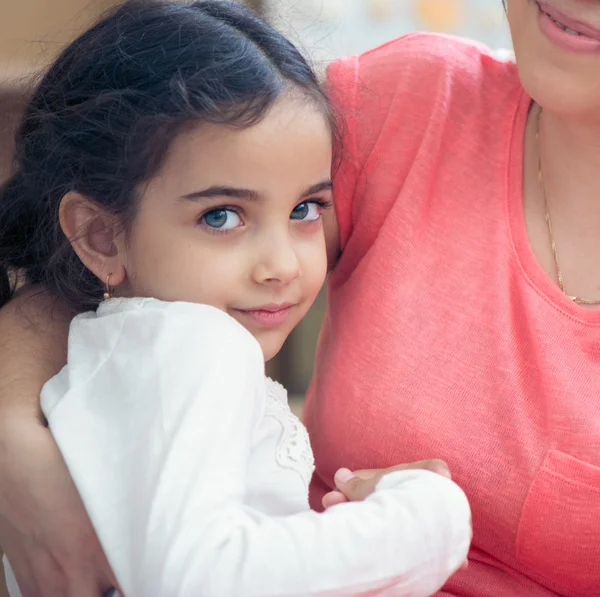 Portrait of lovely hispanic mother and daughter — Stock Photo, Image