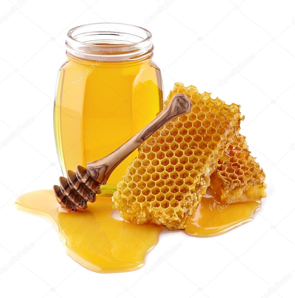 Honey with honeycombs