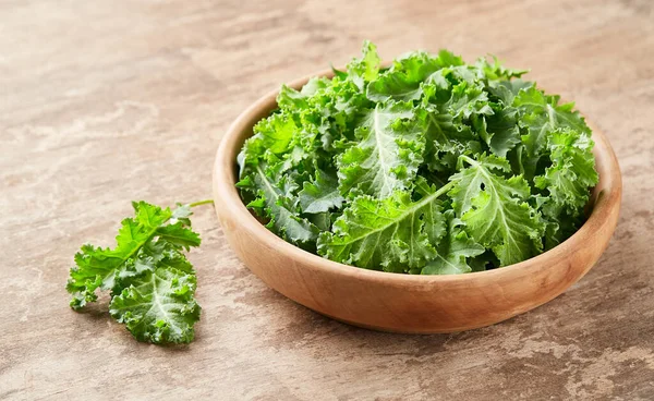 Kale Bladeren Groente Houten Ondergrond — Stockfoto