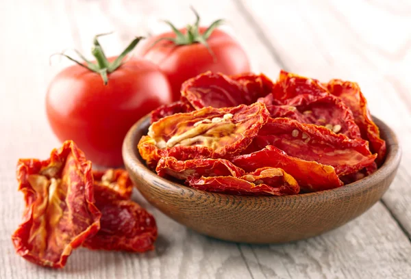 Dried and fresh tomato — Stock Photo, Image