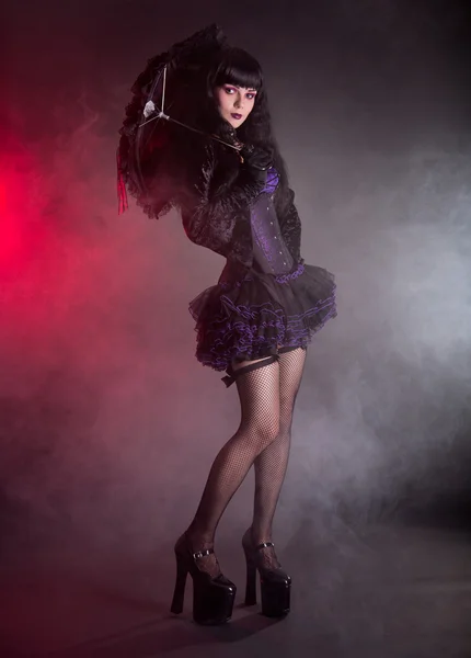 Gothic Lolita meisje met kant paraplu — Stockfoto