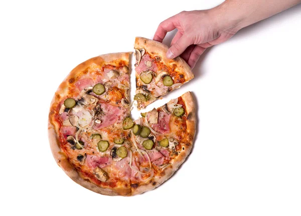 Мужская рука с ломтиком пиццы — стоковое фото