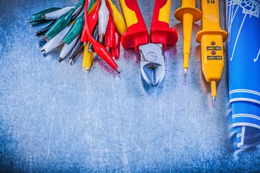 Elektrik test cihazı, timsah kablolar