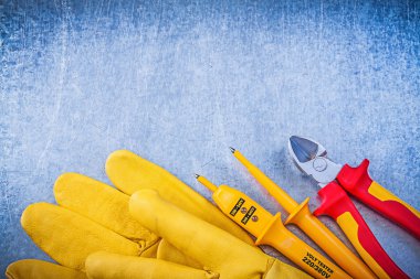 Sarı elektrik test cihazı, Emanet eldiven