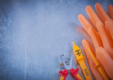 Lastik eldiven ve elektrik test cihazı