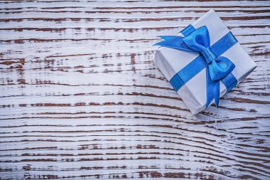 Antika ahşap tahta üzerinde mevcut kutusu