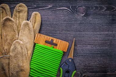 Bahçe budayıcı, twist kravat ve eldiven