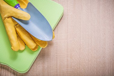 Koruyucu eldiven, el spade ve yastık