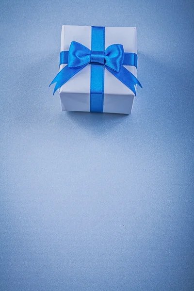 Caja de regalo en azul — Foto de Stock