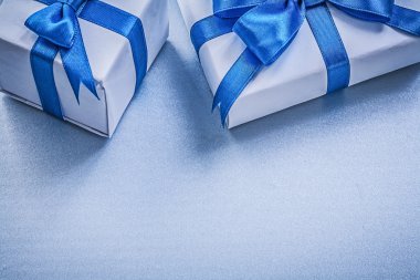 iki hediye kutusu