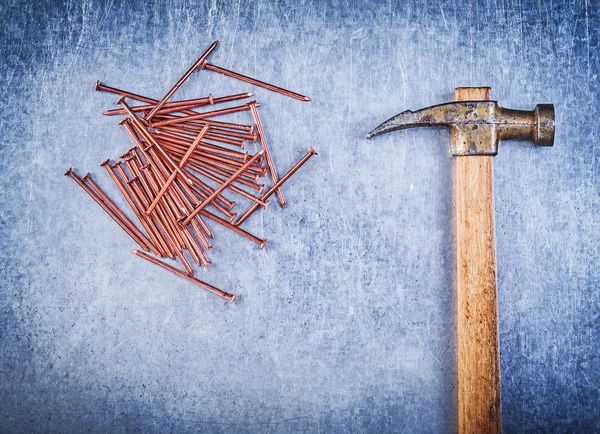 Klauw hamer en nagels van de bouw — Stockfoto