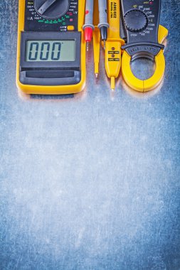 Kelepçe metre, elektrik tester ve multimetre