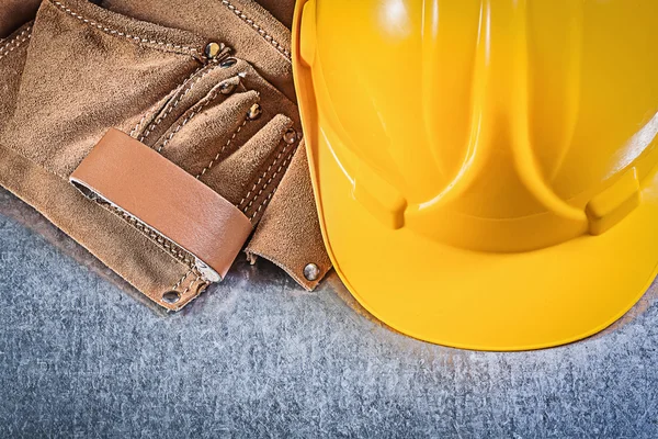 Tool belt and hard hat — Stock Photo, Image