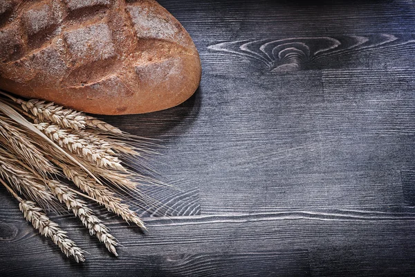 Somun ekmek ve buğday-çavdar kulak — Stok fotoğraf