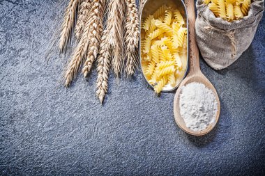 Makarna, un ve buğday çavdar kulaklar 