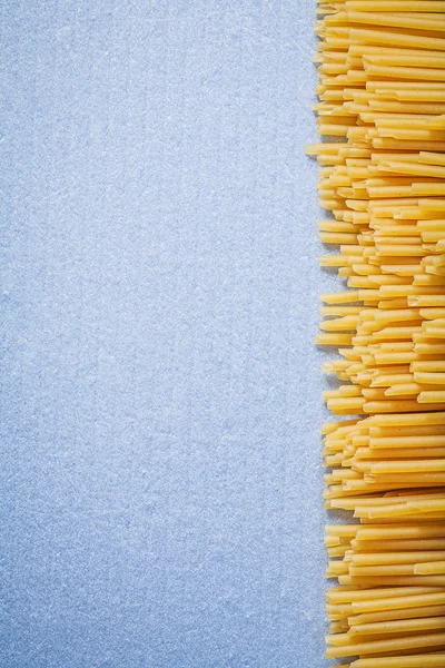 Raw thin spaghetti — Stock Photo, Image