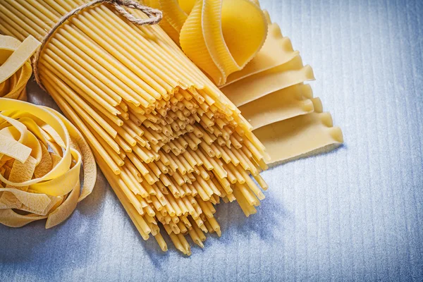 Pasta auf blauem Grund — Stockfoto