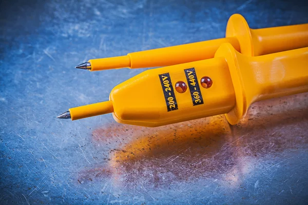 노란색 전기 테스터 — 스톡 사진
