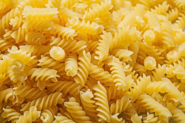 Kısa sarmal makarna 