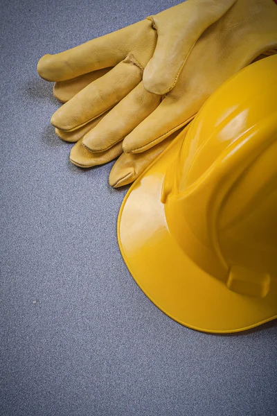 Yellow hard hat — Stock Photo, Image