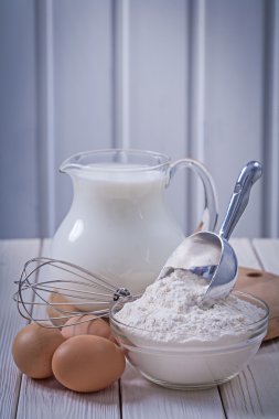 yumurta kaşık üzerinde Corolla 