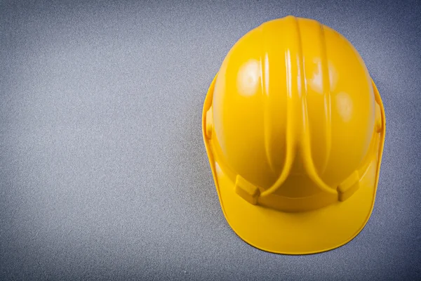 Жовтий безпечний будівельний шолом — стокове фото