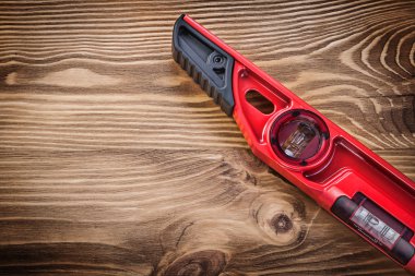 Kırmızı inşaat seviyesi 