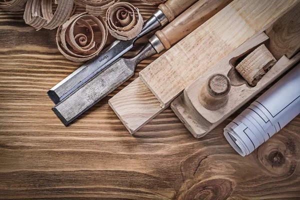 Ladrillos de madera sobre tabla de madera — Foto de Stock