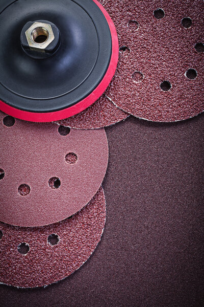 Grinding wheels holder 