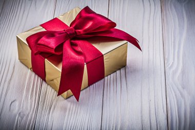 Altın mevcut kutusu ahşap tahta tatil kavramı