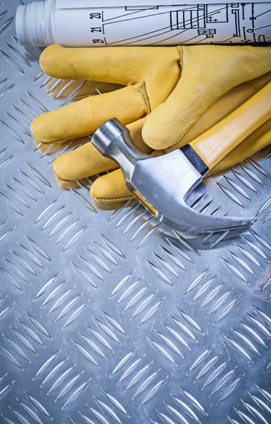 Juego de guantes de seguridad garra martillo cuero planes de construcción en g —  Fotos de Stock