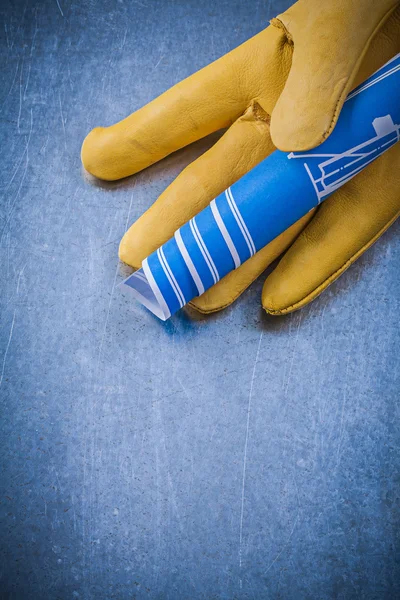 Guante de seguridad de cuero y dibujos de ingeniería — Foto de Stock