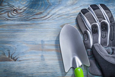 Emanet eldiven el küreği 